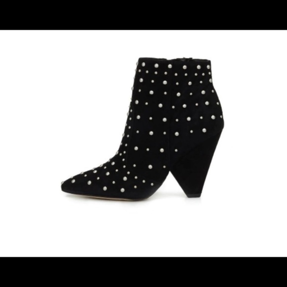 Boots - Picture 3 of 5